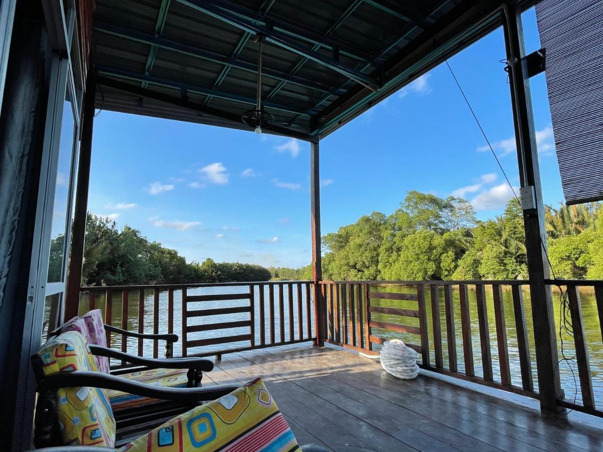 Qimmy Riverside Floating Cabin 瓜拉丁加奴 外观 照片