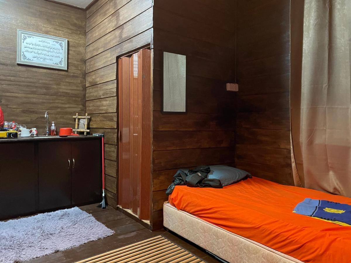 Qimmy Riverside Floating Cabin 瓜拉丁加奴 外观 照片