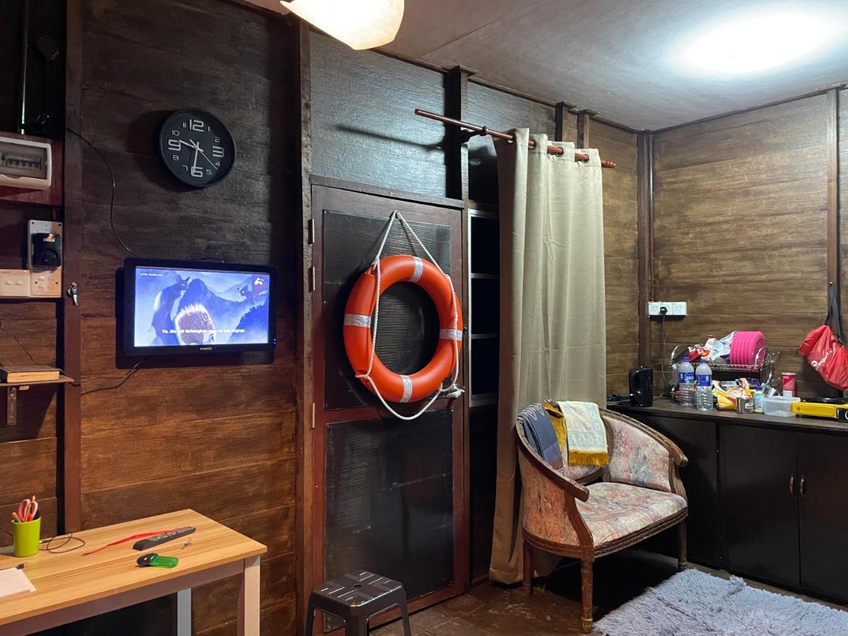 Qimmy Riverside Floating Cabin 瓜拉丁加奴 外观 照片