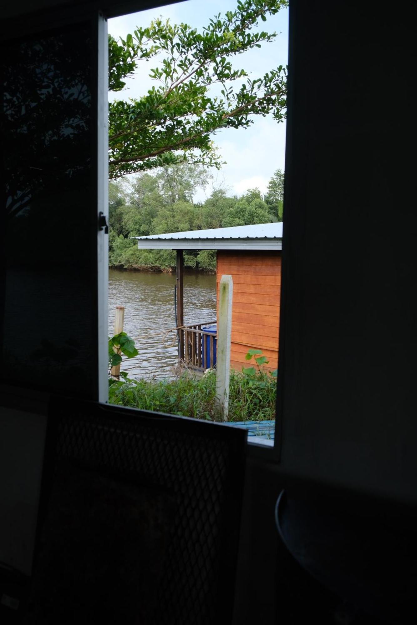 Qimmy Riverside Floating Cabin 瓜拉丁加奴 外观 照片